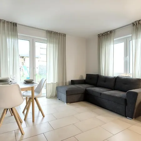 Apartament Modern Wohnen I Smart Tv I Terrasse I 2x Parkplatz I 2 Schlafzimmer I 6 Schlafplaetze Bad Oeynhausen