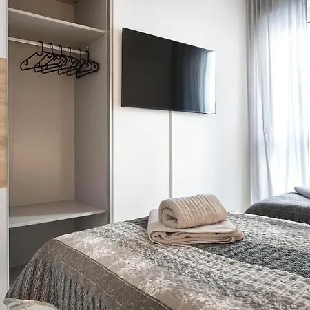 Modern Wohnen I Smart Tv I Terrasse I 2x Parkplatz I 2 Schlafzimmer I 6 Schlafplaetze Apartament Bad Oeynhausen