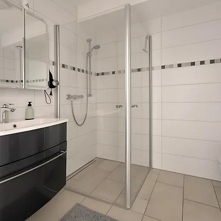 Apartament Modern Wohnen I Smart Tv I Terrasse I 2x Parkplatz I 2 Schlafzimmer I 6 Schlafplaetze