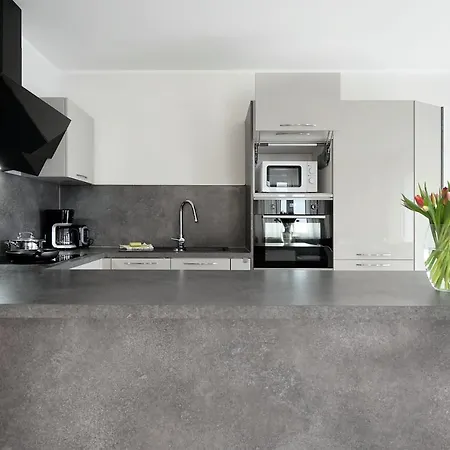 Apartament Modern Wohnen I Smart Tv I Terrasse I 2x Parkplatz I 2 Schlafzimmer I 6 Schlafplaetze *