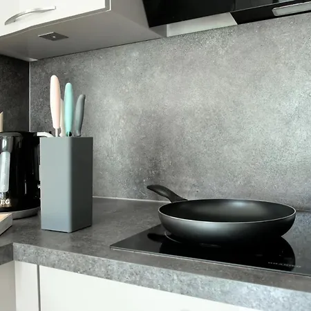 Modern Wohnen I Smart Tv I Terrasse I 2x Parkplatz I 2 Schlafzimmer I 6 Schlafplaetze Apartament *