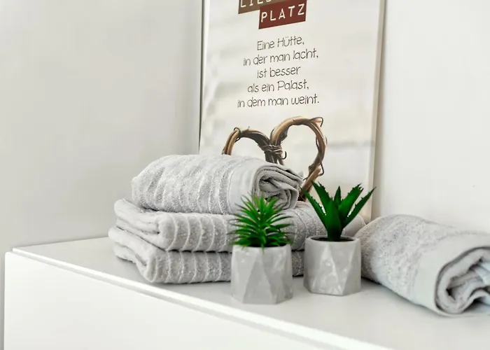 Modern Wohnen I Smart Tv I Terrasse I 2x Parkplatz I 2 Schlafzimmer I 6 Schlafplaetze Apartment