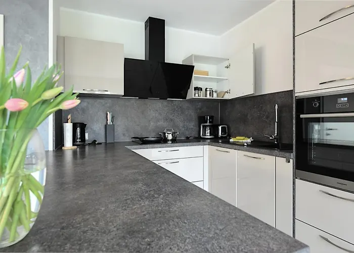 Modern Wohnen I Smart Tv I Terrasse I 2x Parkplatz I 2 Schlafzimmer I 6 Schlafplaetze